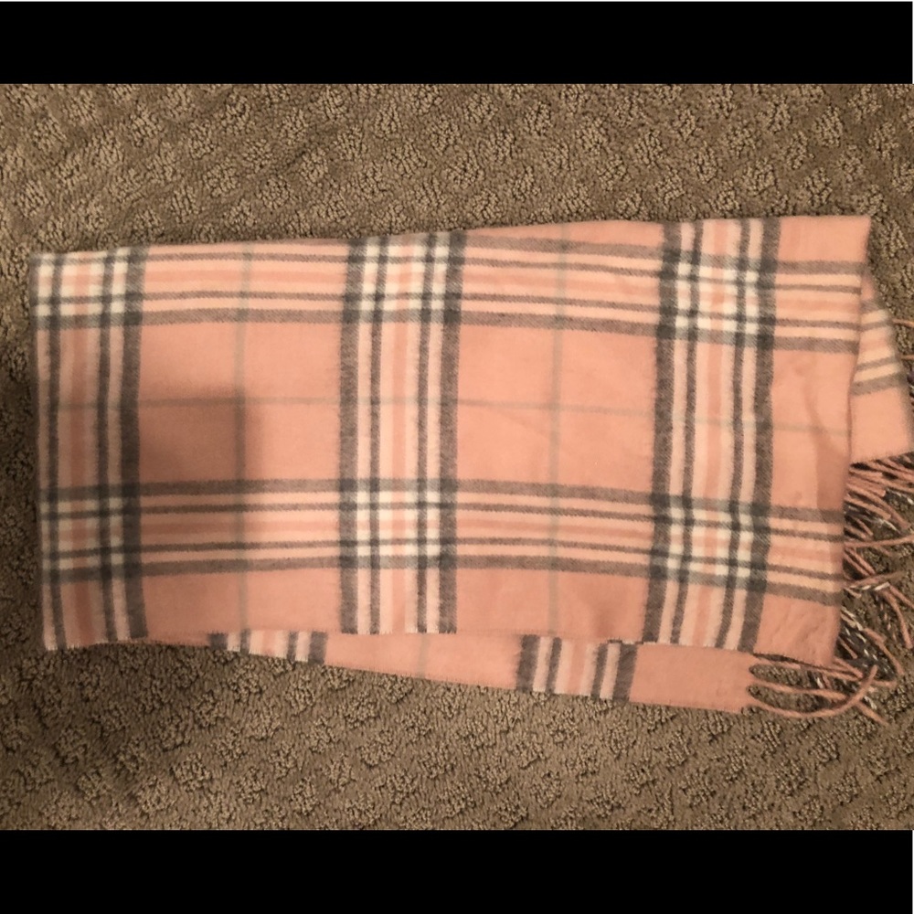 Brand new scarf